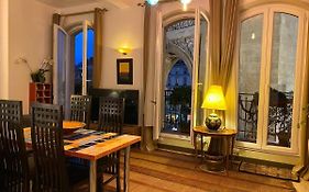 Romantic Apartment In Paris